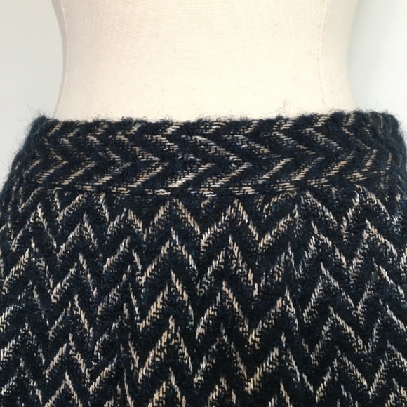 DVF Wool Blend A Line Mid Skirt Chevron Knit Navy Blue Silver Retro - Picture 2 of 5
